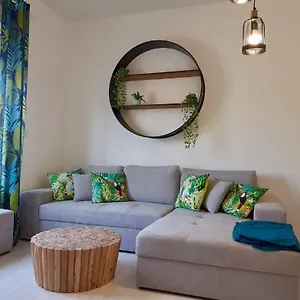 grand-appartement-sur-les-bvd-a-2-pas-de-la-gare.hotels-rhonealpes.com/